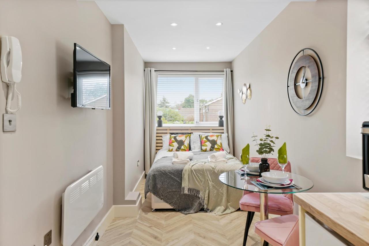 하몬드스워스 Boutique Heathrow Studio'S - Parking - Garden 아파트 외부 사진
