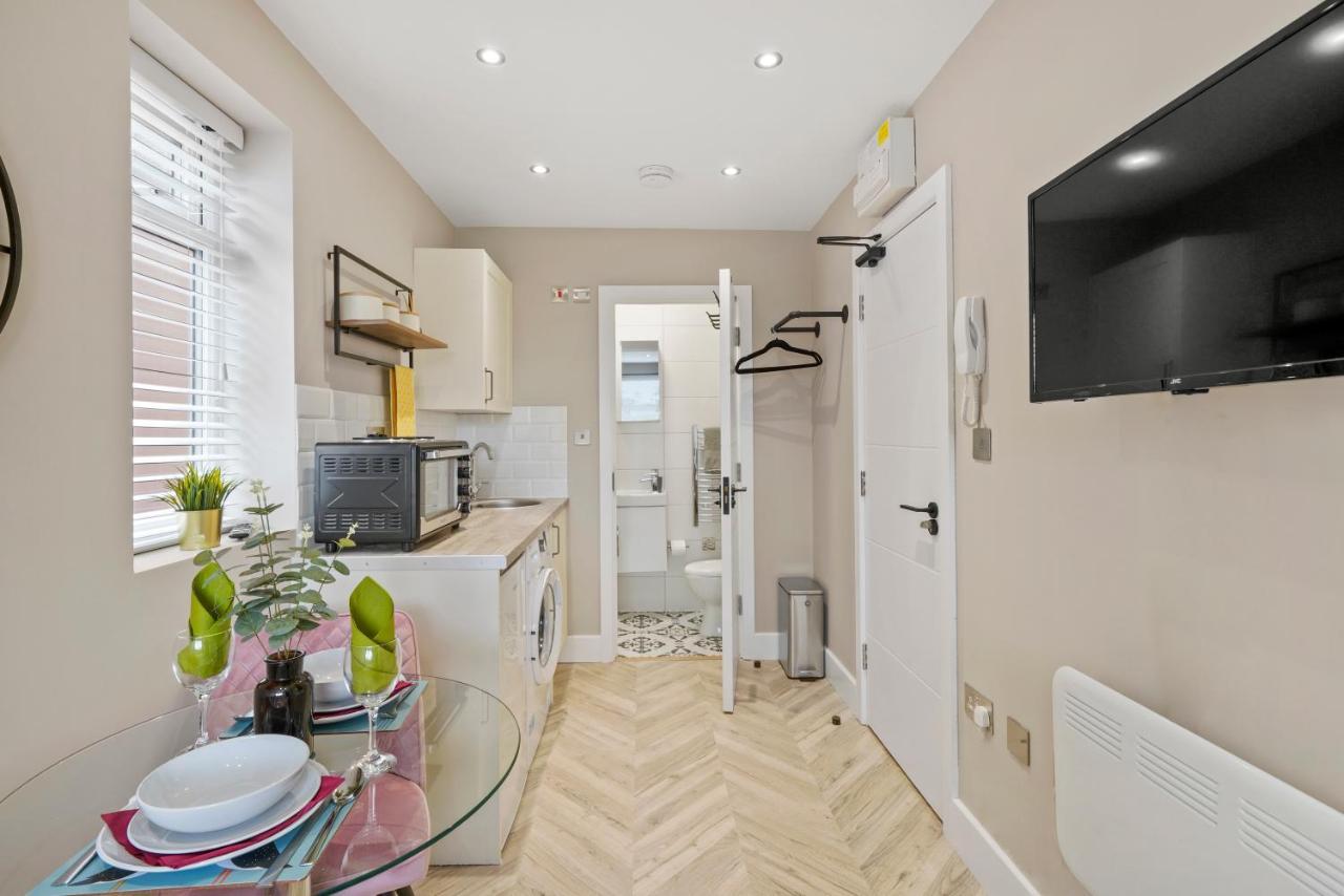 하몬드스워스 Boutique Heathrow Studio'S - Parking - Garden 아파트 외부 사진