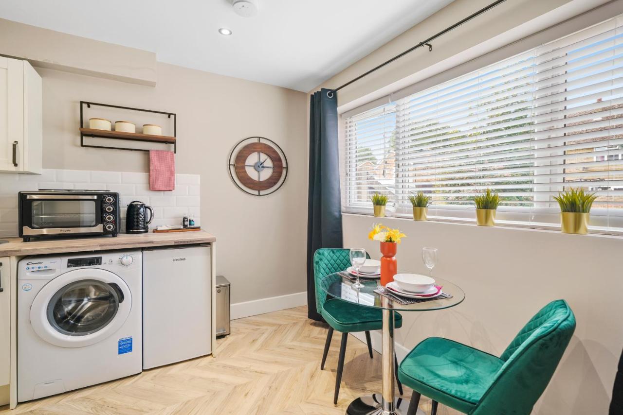하몬드스워스 Boutique Heathrow Studio'S - Parking - Garden 아파트 외부 사진