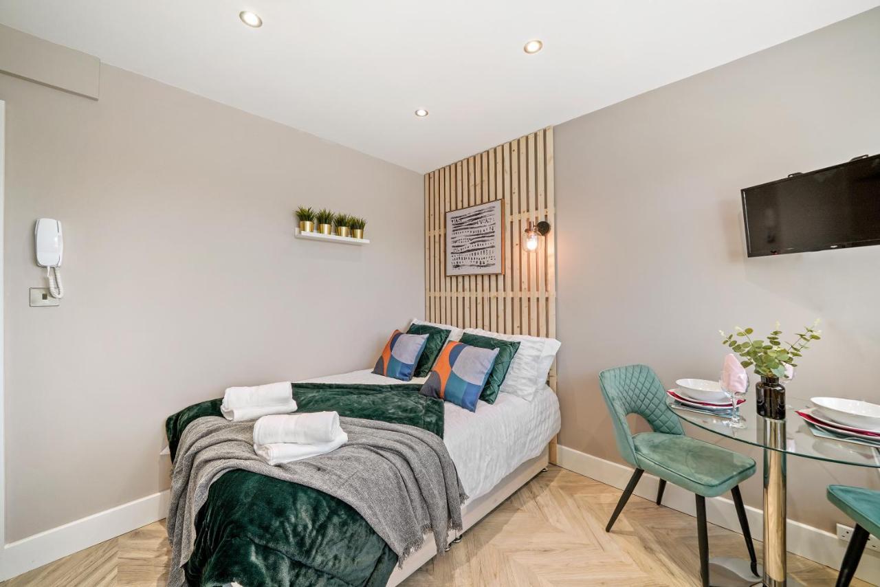 하몬드스워스 Boutique Heathrow Studio'S - Parking - Garden 아파트 외부 사진