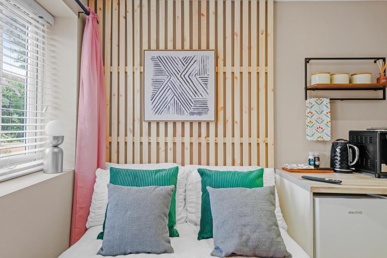 하몬드스워스 Boutique Heathrow Studio'S - Parking - Garden 아파트 외부 사진