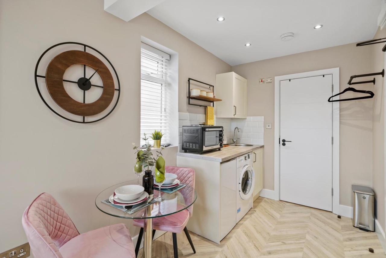 하몬드스워스 Boutique Heathrow Studio'S - Parking - Garden 아파트 외부 사진