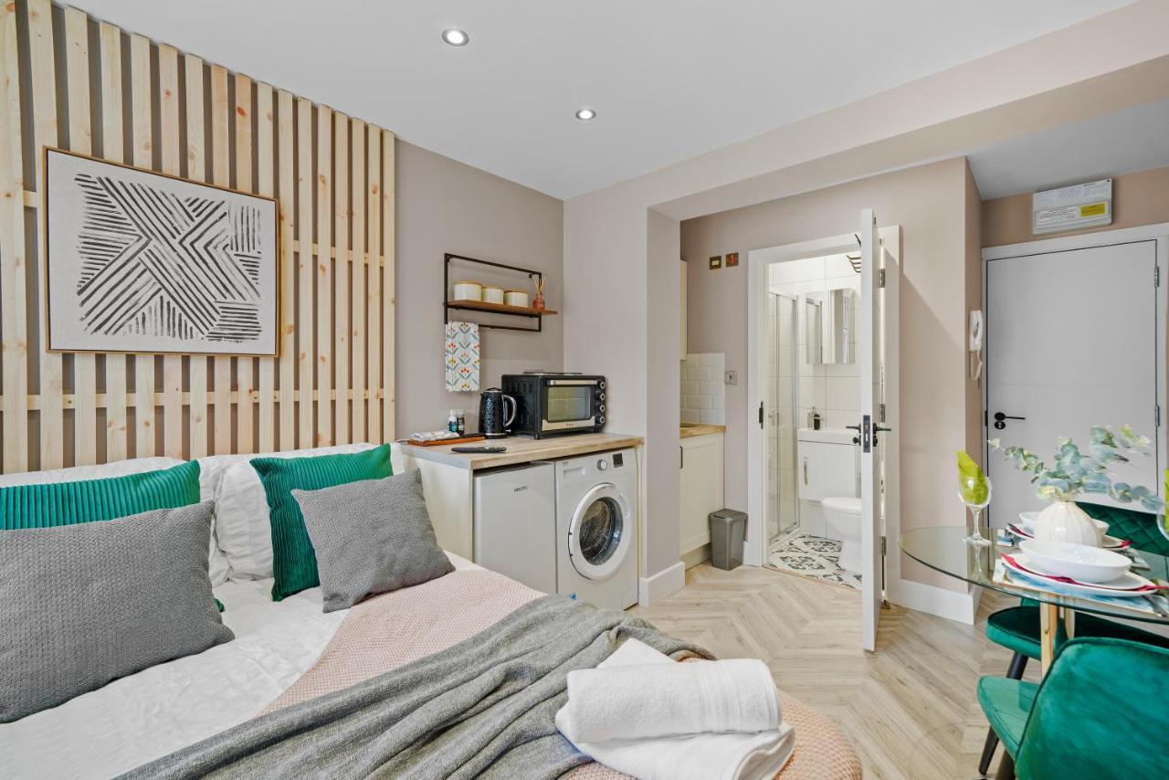 하몬드스워스 Boutique Heathrow Studio'S - Parking - Garden 아파트 외부 사진